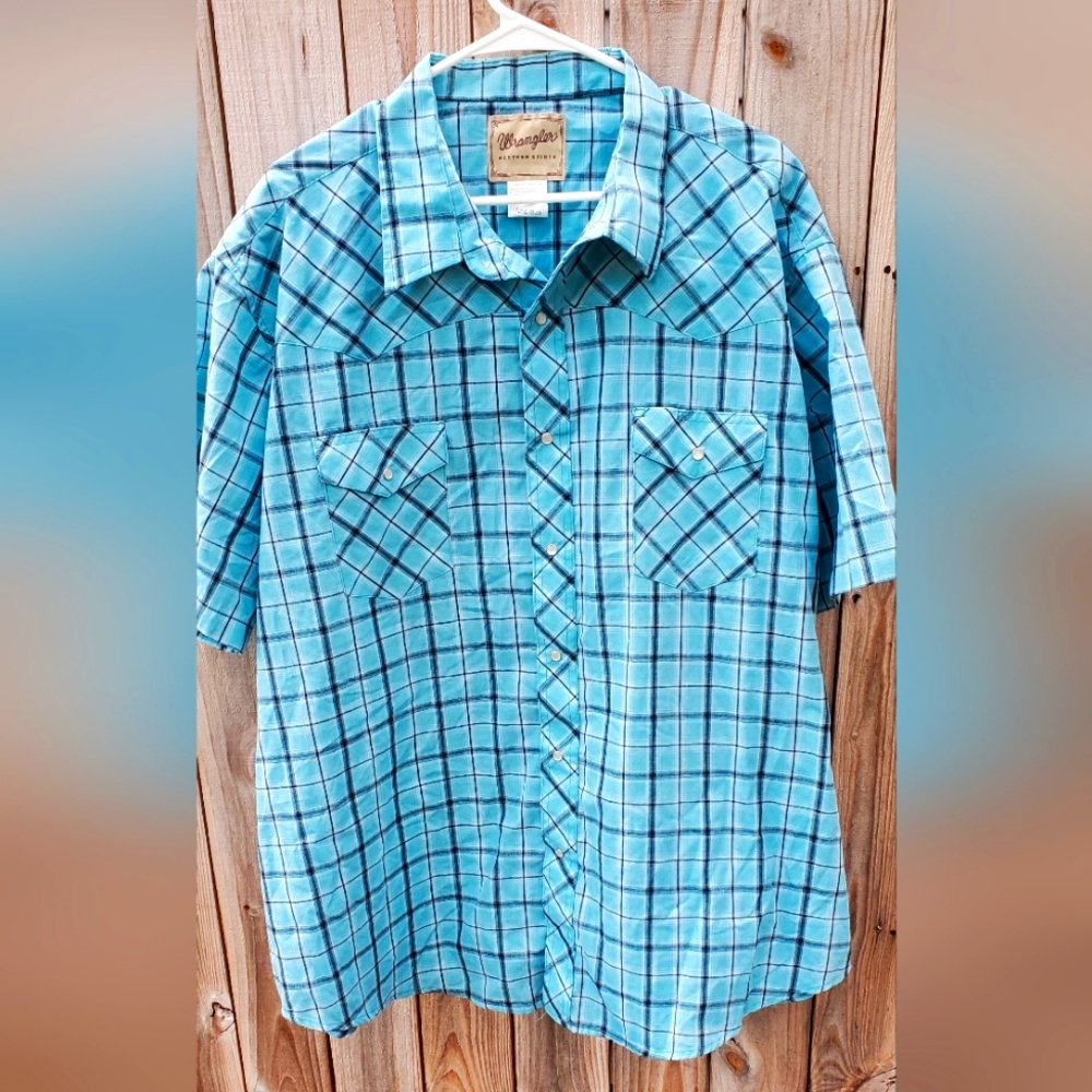 Wrangler western button down pearl snap shirt